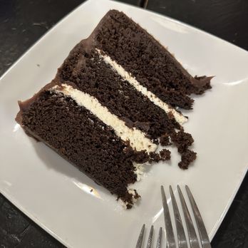 Grady's Public House - Ding dong cake - Pubs Near Me - Vancouver, Washington Grady's Public House - Ding dong cake - Pubs Near Me - Vancouver, Washington
