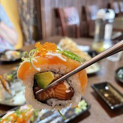 Yatai Korean & Japanese Cuisine - Salmon lover roll