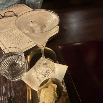 The Belmont - The 1963 martini served on platter with crackers. - Steakhouses Near Me - Naperville, Illinois The Belmont - The 1963 martini served on platter with crackers. - Steakhouses Near Me - Naperville, Illinois