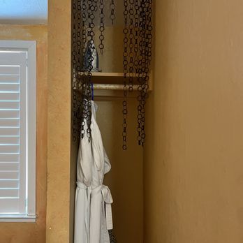 Chardonnay Lodge - The "closet" - Guest Houses Near Me - Napa, California Chardonnay Lodge - The "closet" - Guest Houses Near Me - Napa, California