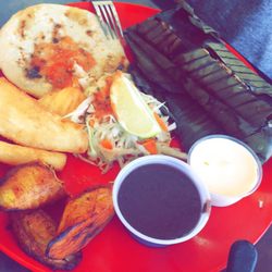 Tienda Santa Rosa - Plato tipico Salvadorean