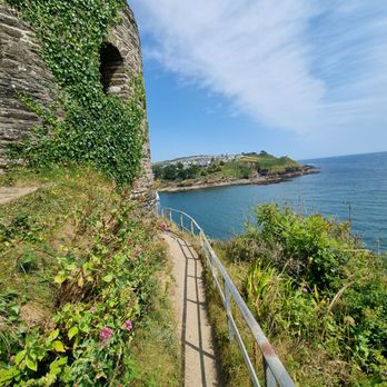 St Catherine's Castle - Castles Near Me - Fowey, CON