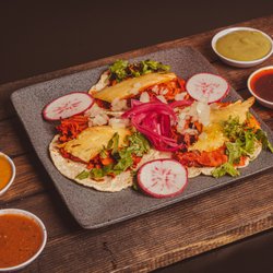 Leonardo's Market & Restaurant - Al Pastor