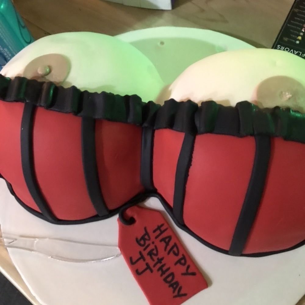 La Paz Bakery - They can do any cake you request - Bakeries Near Me - Canoga Park, California La Paz Bakery - They can do any cake you request - Bakeries Near Me - Canoga Park, California