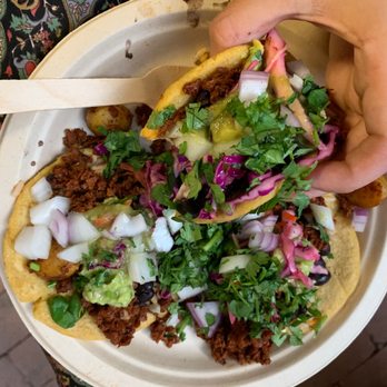 La Chingona Tacos - Vegan Chorizo Potato Tacos - Street Vendors Near Me - Topanga, California La Chingona Tacos - Vegan Chorizo Potato Tacos - Street Vendors Near Me - Topanga, California