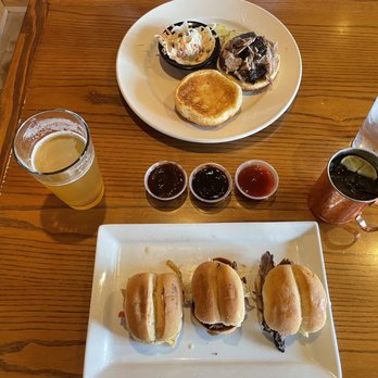 Haze Smokehouse - Slider appetizer and brisket sandwich - Barbeque Near Me - Lasalle, Illinois Haze Smokehouse - Slider appetizer and brisket sandwich - Barbeque Near Me - Lasalle, Illinois
