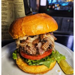 Tonys Grill & Bar - Walking in the Clouds