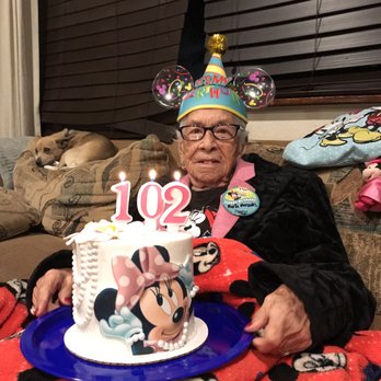 The Pin-up Kitchen - Minnie Mouse cake - Cupcakes Near Me
