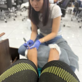 Verra Nail Bar - Basic Pedicure comes with a 5 min feet massage. She was awesome but I didn't get her name. - Nail Salons Near Me - Buckeye, Arizona Verra Nail Bar - Basic Pedicure comes with a 5 min feet massage. She was awesome but I didn't get her name. - Nail Salons Near Me - Buckeye, Arizona
