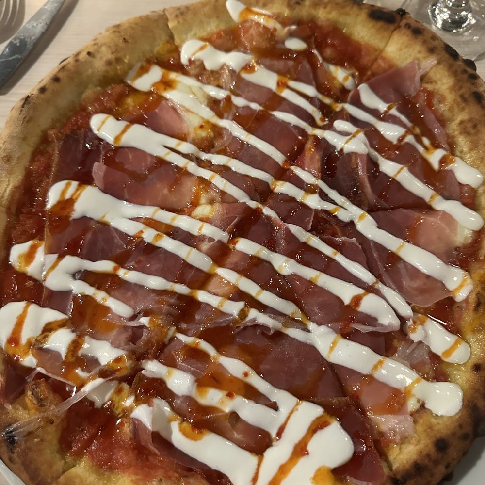 Char & Lemon - THE BURRATA ONE
San Marzano Tomato Sauce, Fresh Mozzarella, Burrata, Prosciutto Di Parma, Hot Honey - Italian Near Me - Oxford, Connecticut Char & Lemon - THE BURRATA ONE
San Marzano Tomato Sauce, Fresh Mozzarella, Burrata, Prosciutto Di Parma, Hot Honey - Italian Near Me - Oxford, Connecticut