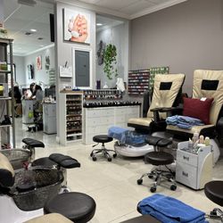 J&J Nail Spa - Pedicure area
