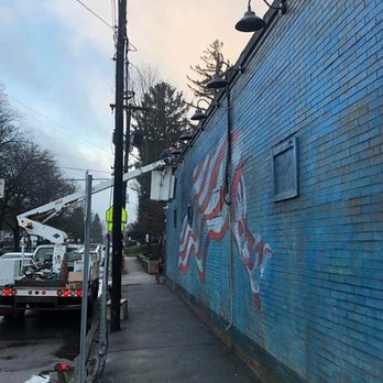 Big Reds Electric - Electricians Near Me