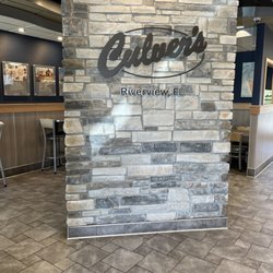 Culver's - Inside