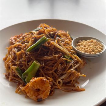 Raan Thai - Shrimp Pad Thai - Thai Near Me - Smithtown, New York