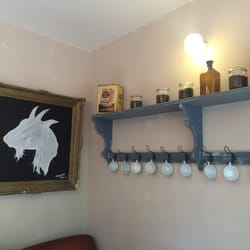 Kurt - Such cute decor.
