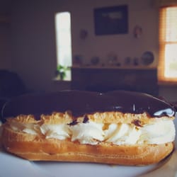 Copenhagen Bakery - My Nan just fed me this pure fat #AugustusGloop #Eclair #CopenhagenBakery #Bentleigh #Cream
