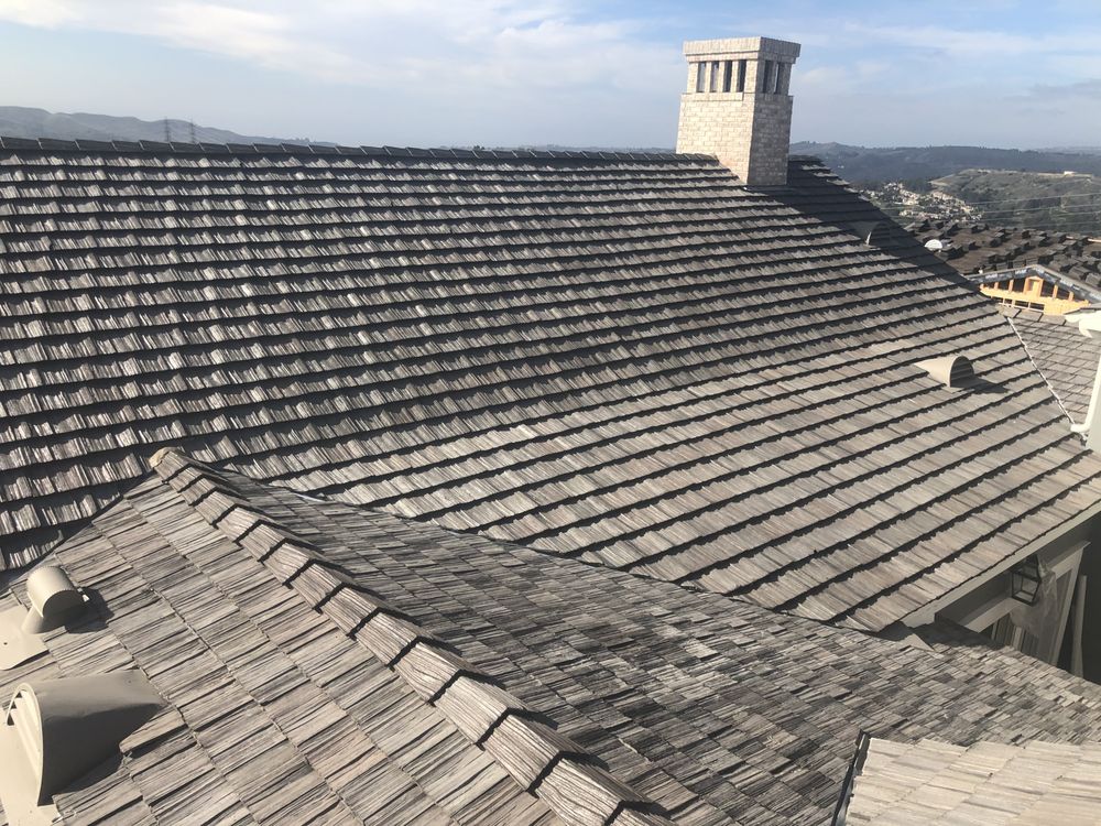 Slide of Suriana Roofing