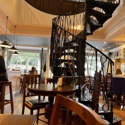 The Mute Swan - Inside