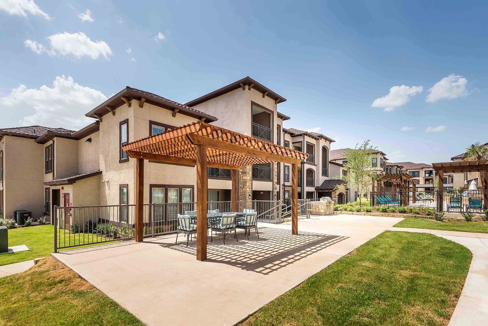 JUNCTION CROSSING APARTMENTS Updated March 2024 19 Photos 10001 N Fwy, Fort Worth, Texas