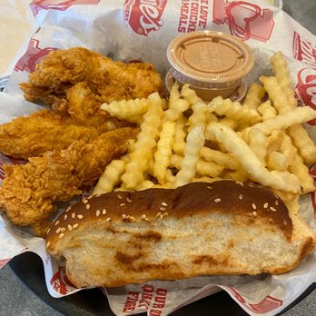 RAISING CANE’S CHICKEN FINGERS - Updated December 2024 - 216 Photos ...