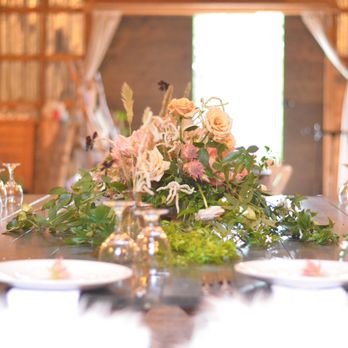 Hillside Lodge and Chalets - Hillside Lodge Wedding - Table Setting Flowers by Always Sunny Designs - Venues & Event Spaces Near Me - Golden, British Columbia Hillside Lodge and Chalets - Hillside Lodge Wedding - Table Setting Flowers by Always Sunny Designs - Venues & Event Spaces Near Me - Golden, British Columbia