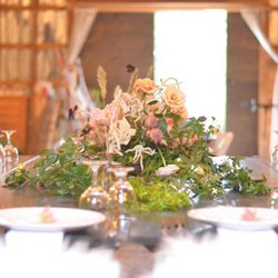 Hillside Lodge and Chalets - Hillside Lodge Wedding - Table Setting Flowers by Always Sunny Designs