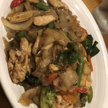 Pad Thai Noodle - Chicken Large Drunken Noodle - Thai Near Me - Albany, New York Pad Thai Noodle - Chicken Large Drunken Noodle - Thai Near Me - Albany, New York