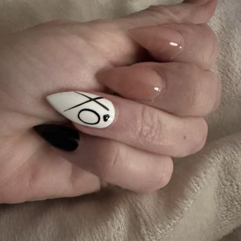 Universal Nails Auburn - Valentine nails - Waxing Near Me - Auburn, Washington