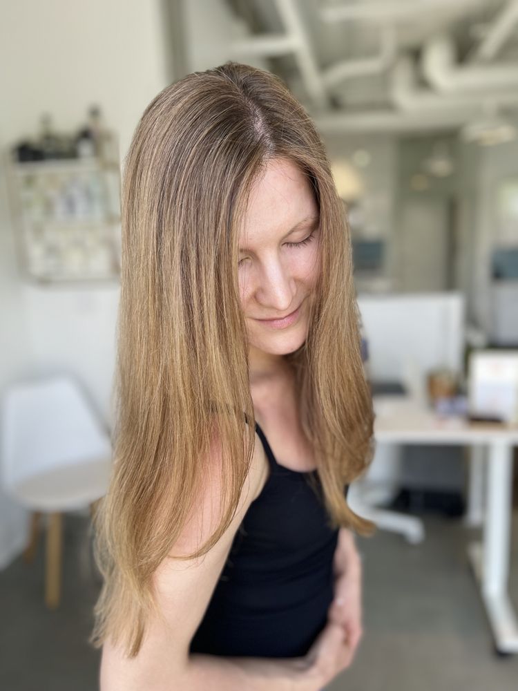 Hairstylist Alexia Moiseeva Logo
