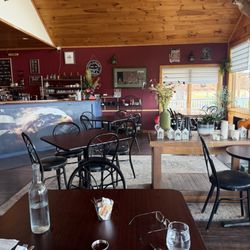 Five Sons Bistro - Dining area