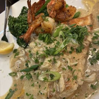 Pappadeaux Seafood Kitchen - Texas Redfish Pontchartrain - Seafood Near Me - Dallas, Texas Pappadeaux Seafood Kitchen - Texas Redfish Pontchartrain - Seafood Near Me - Dallas, Texas