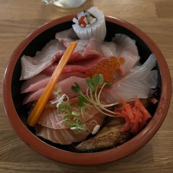 Momo Sushi - Lunch Special Chirashi - Sushi Bars Near Me - Riverside, California Momo Sushi - Lunch Special Chirashi - Sushi Bars Near Me - Riverside, California