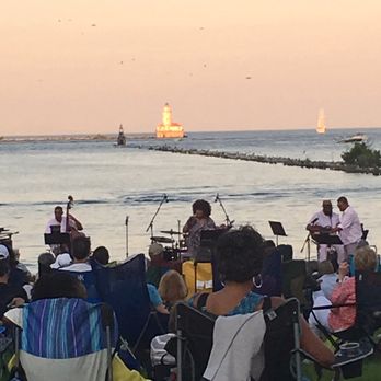Navy Pier - Jazz tribute concert at Lake Stage with Felicia Fields. - Landmarks & Historical Buildings Near Me - Chicago, Illinois