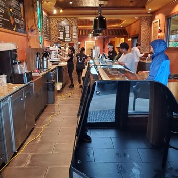 Common Grounds - Clean and well-organized inside. - Coffee & Tea Near Me - Branford, Connecticut