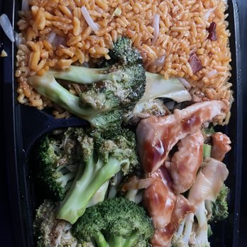 Capital Beer - Chicken and brocolli combo - Chinese Near Me - Philadelphia, Pennsylvania Capital Beer - Chicken and brocolli combo - Chinese Near Me - Philadelphia, Pennsylvania