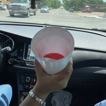 Summer Snow - Pineapple strawberry coconut and cream i ate half of it before I realized ... lol - Food Trucks Near Me - Waco, Texas