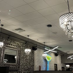 Stuffed Olive - Cozy martini/jazz club decor