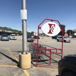 Foodland - Shopping  cart area