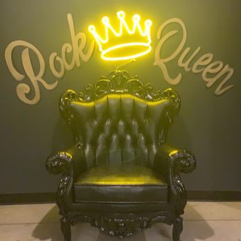 Six String Grill & Stage - Music Venues Near Me - Foxborough, Massachusetts