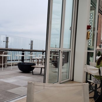 Offshore Rooftop - New American Near Me - Chicago, Illinois