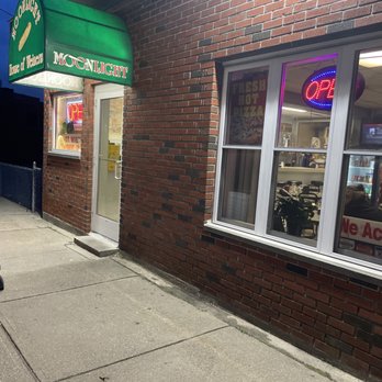 Moonlight Restaurant - Front door - Breakfast & Brunch Near Me - Woonsocket, Rhode Island