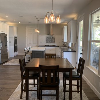 Vincent construction - a view of a kitchen and dining room - General Contractors Near Me Vincent construction - a view of a kitchen and dining room - General Contractors Near Me