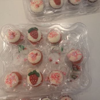 Hayley Cakes & Cookies - Bakeries Near Me - Austin, Texas