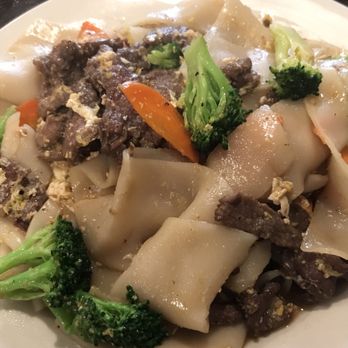 Thai Fusion - Pad See-Ew - Thai Near Me - Champaign, Illinois