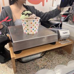 After you choose all your ice cream and toppings they weighed it and that's how you pay!!