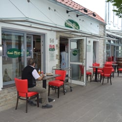 Toni's Pizza - Sitzplätze im Freien