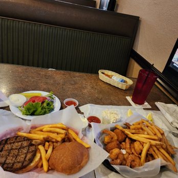 Oyster Pub - Impossible burger and fried shrimp platter - Sports Bars Near Me - Daytona Beach, Florida Oyster Pub - Impossible burger and fried shrimp platter - Sports Bars Near Me - Daytona Beach, Florida