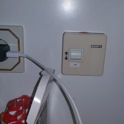 Ringhotel Fährhaus - Der Schalter für den elektrischen Vorhang. Schön ist anders.