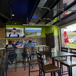 Que Pasa Carrollton - Outdoor area