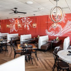 Fratelli's Ristorante - Dining room